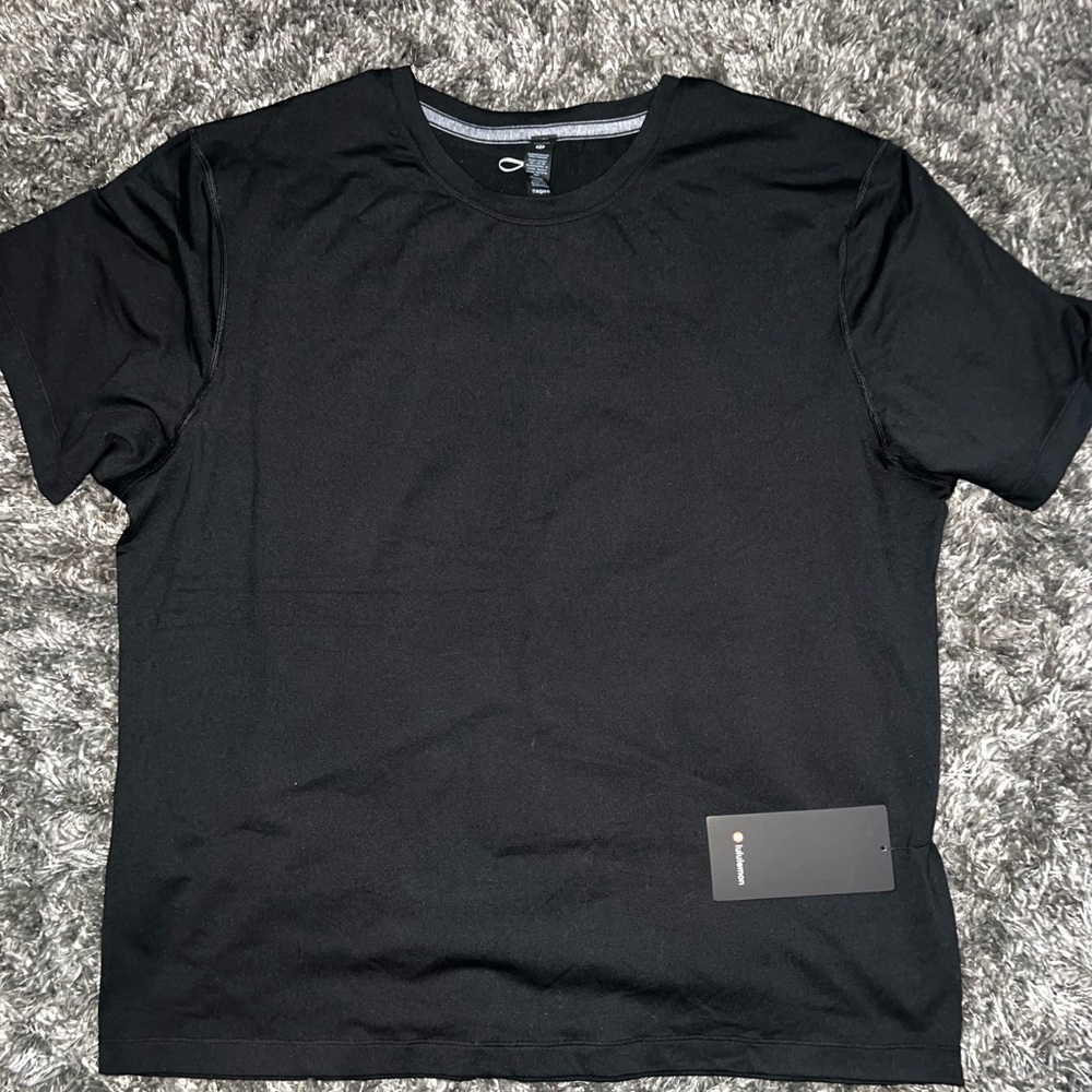 Lululemon T-Shirt NWT